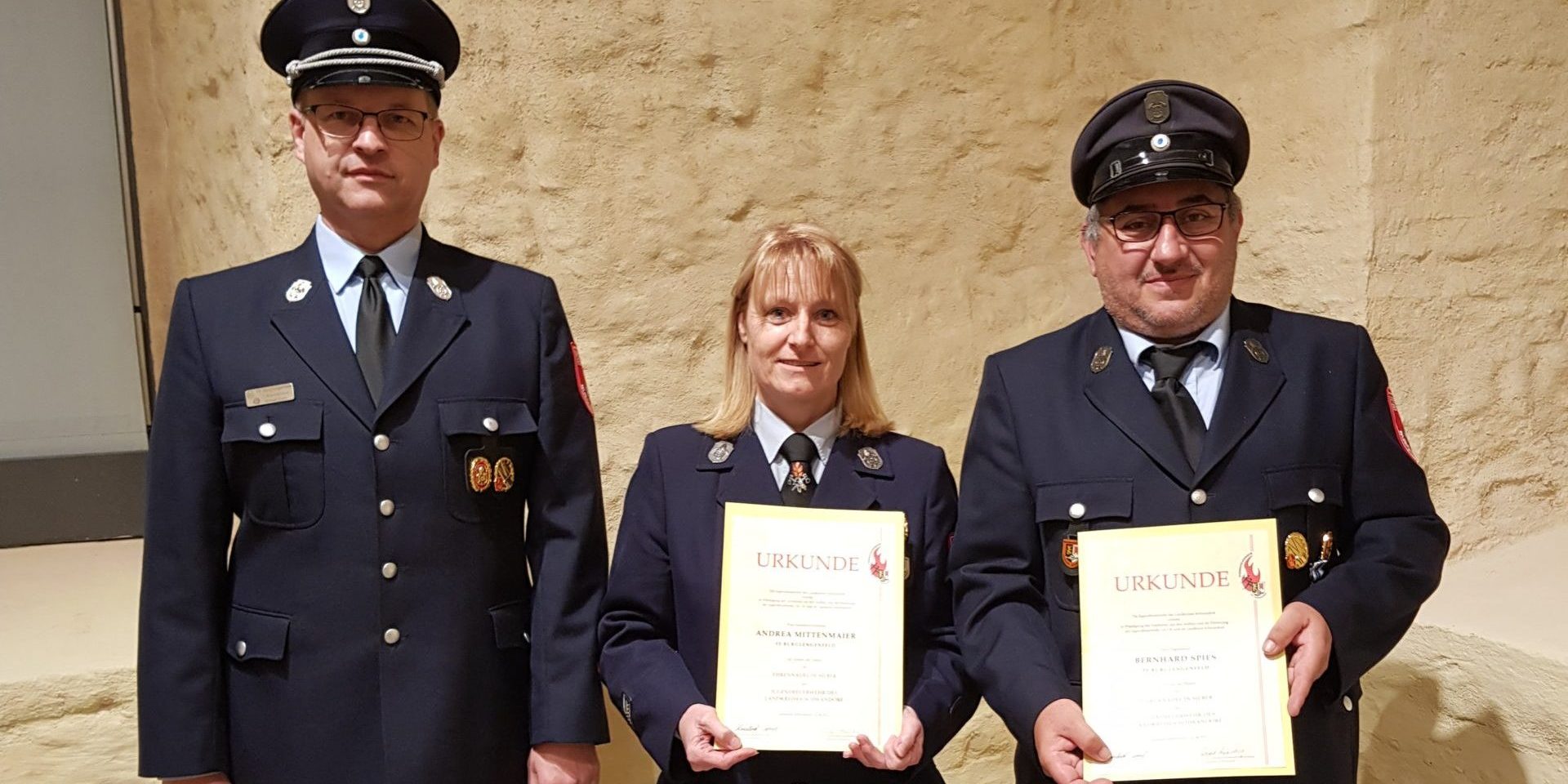 20220402_195655071_iOS