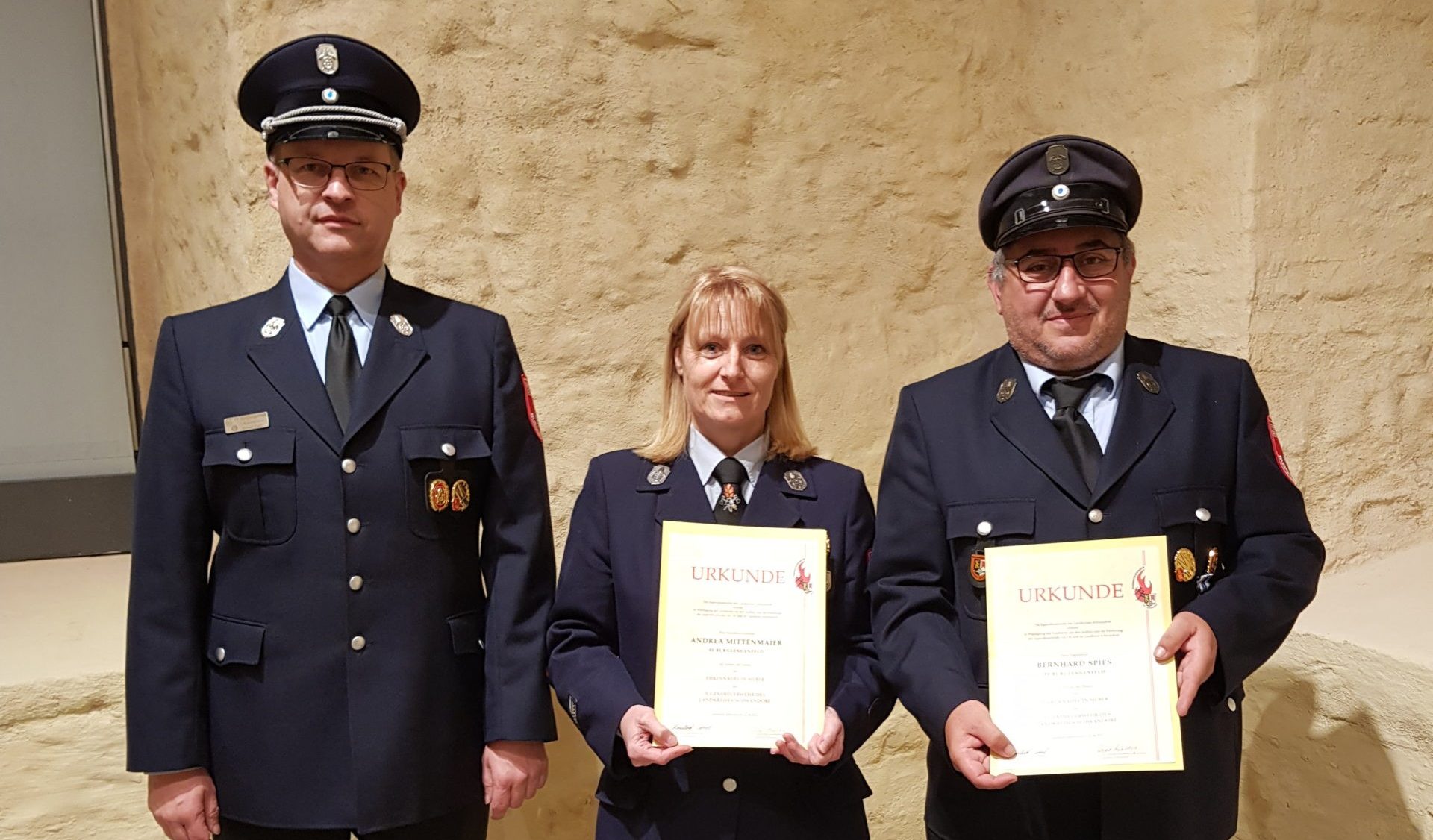 20220402_195655071_iOS