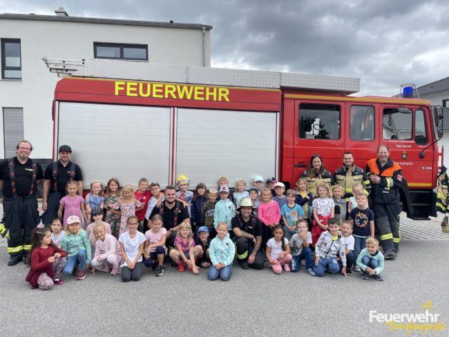 2911EF2B-FDAD-4101-B402-AEDF4B938125