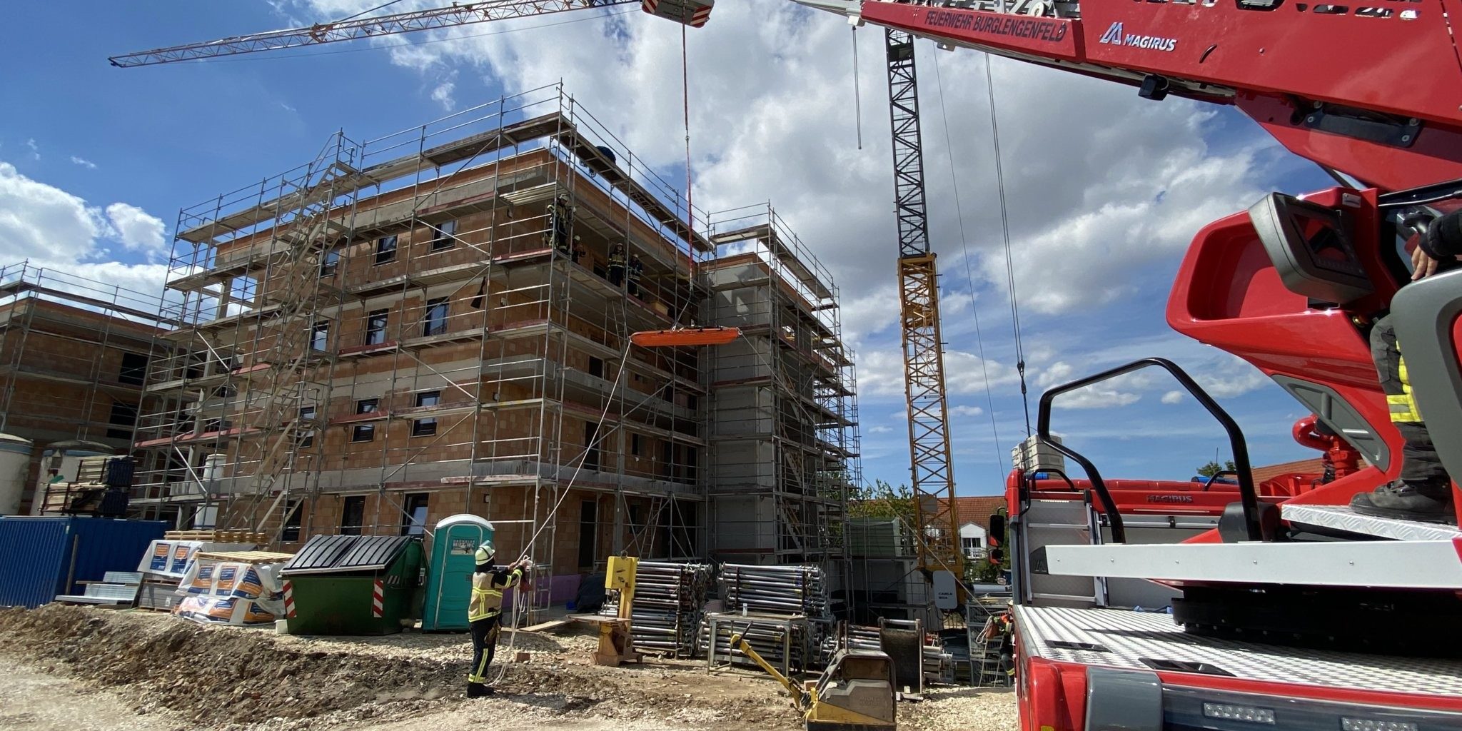 2EA061D4-9442-42B9-8EF5-6904E1665436