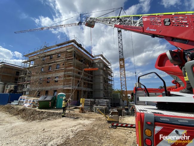 2EA061D4-9442-42B9-8EF5-6904E1665436